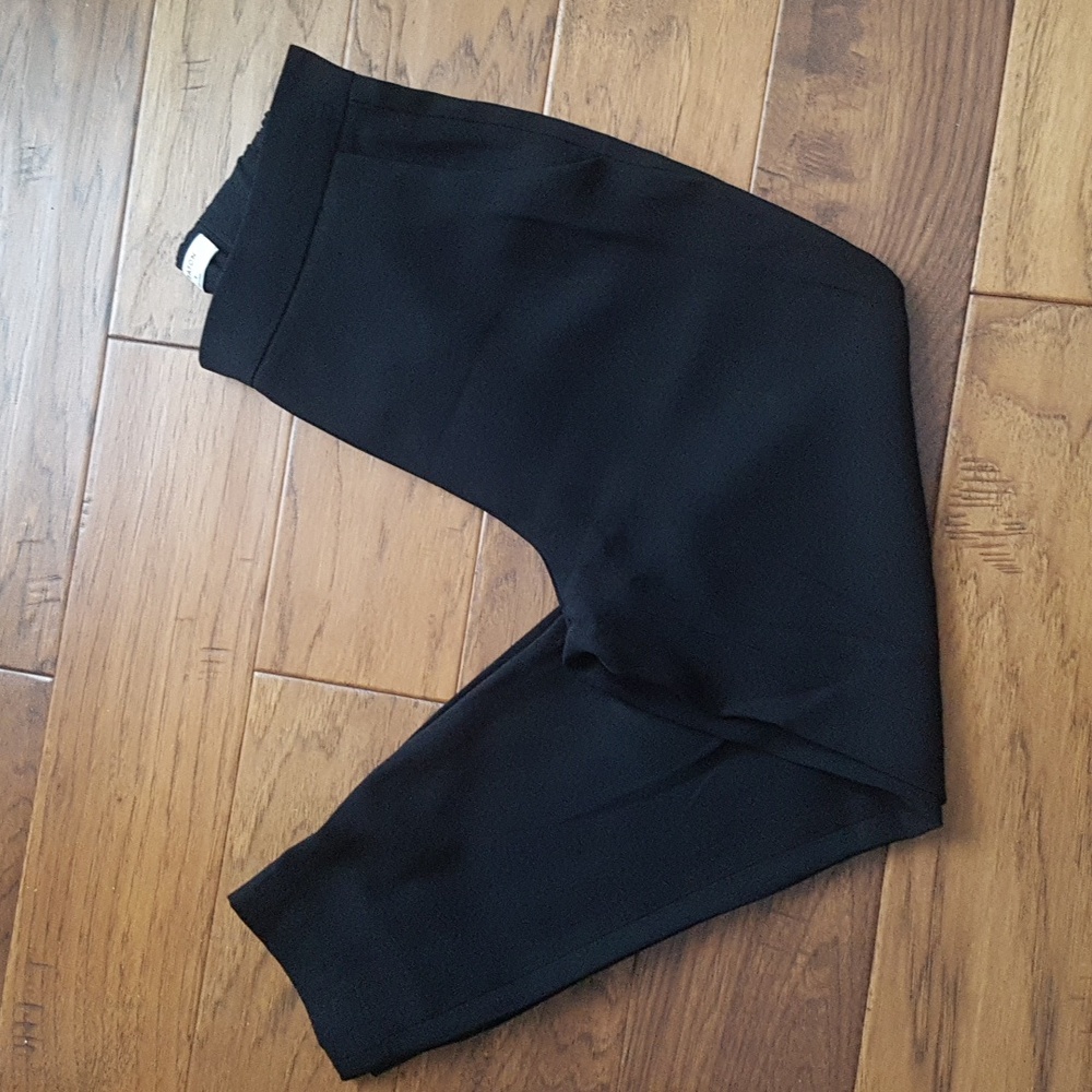 Babaton Aritzia Black Work Wear Half Elastic Waist/Hem Pull-On Pants Size 2